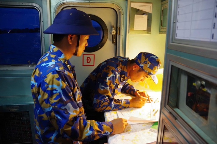 Hình ảnh vụ lật tàu vịnh Hạ Long: Cập nhật mới nhất về công tác cứu nạn - Ảnh 7.