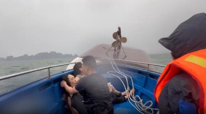 Hình ảnh vụ lật tàu vịnh Hạ Long: Cập nhật mới nhất về công tác cứu nạn - Ảnh 12.