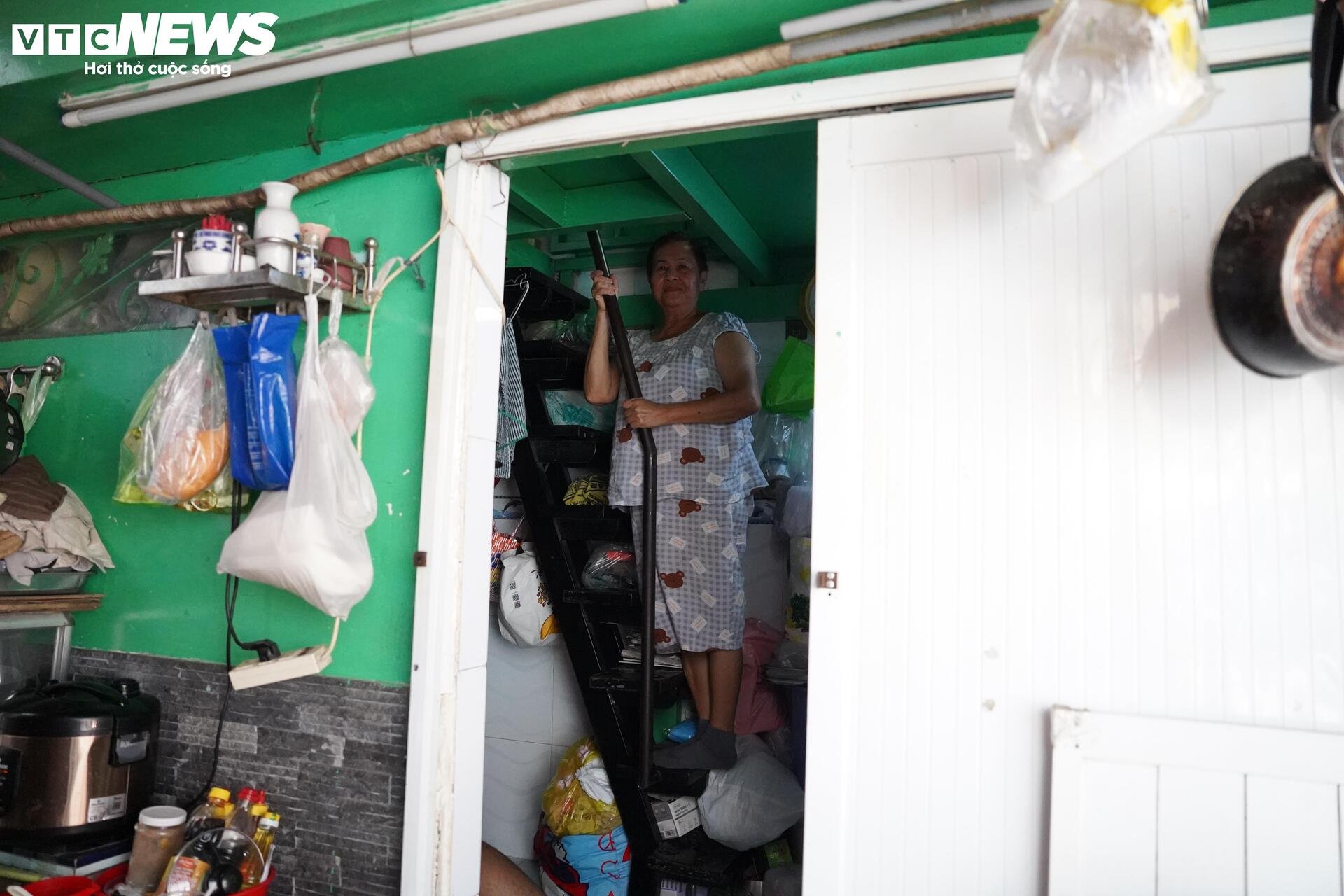 Ngõ siêu nhỏ Hà Nội: Cảnh sống chật chội và hiểm nguy giữa lòng đô thị - Ảnh 45.