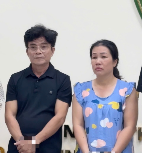 Quy trình sản xuất dầu gió giả tại tp . Hcm: Vợ chồng làm giả gần 70 . 000 Chai - Ảnh 3.