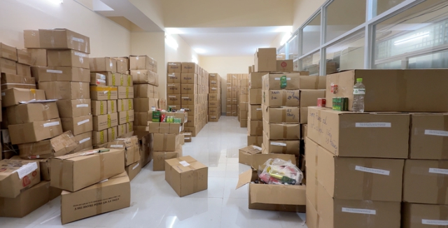 Công bố hình ảnh khám xét kho hàng của vợ chồng nữ doanh nhân Ngô Ánh Hồng - Ảnh 3.