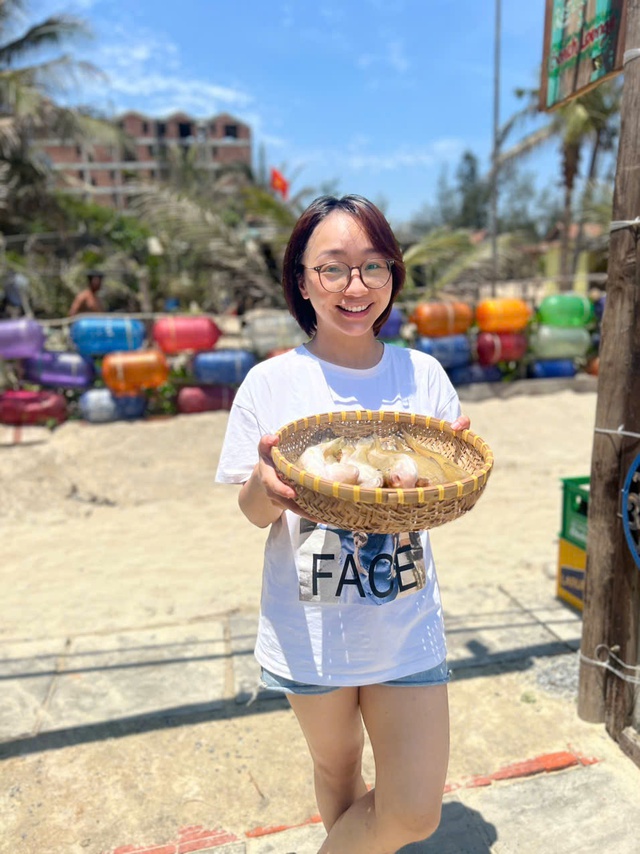 Bỏ việc lương gần 50 triệu/th&aacute;ng, c&ocirc; g&aacute;i về biển "chữa l&agrave;nh": Gia đ&igrave;nh ngăn cản, sợ sống l&ocirc;ng b&ocirc;ng, thiếu ổn định- Ảnh 8.