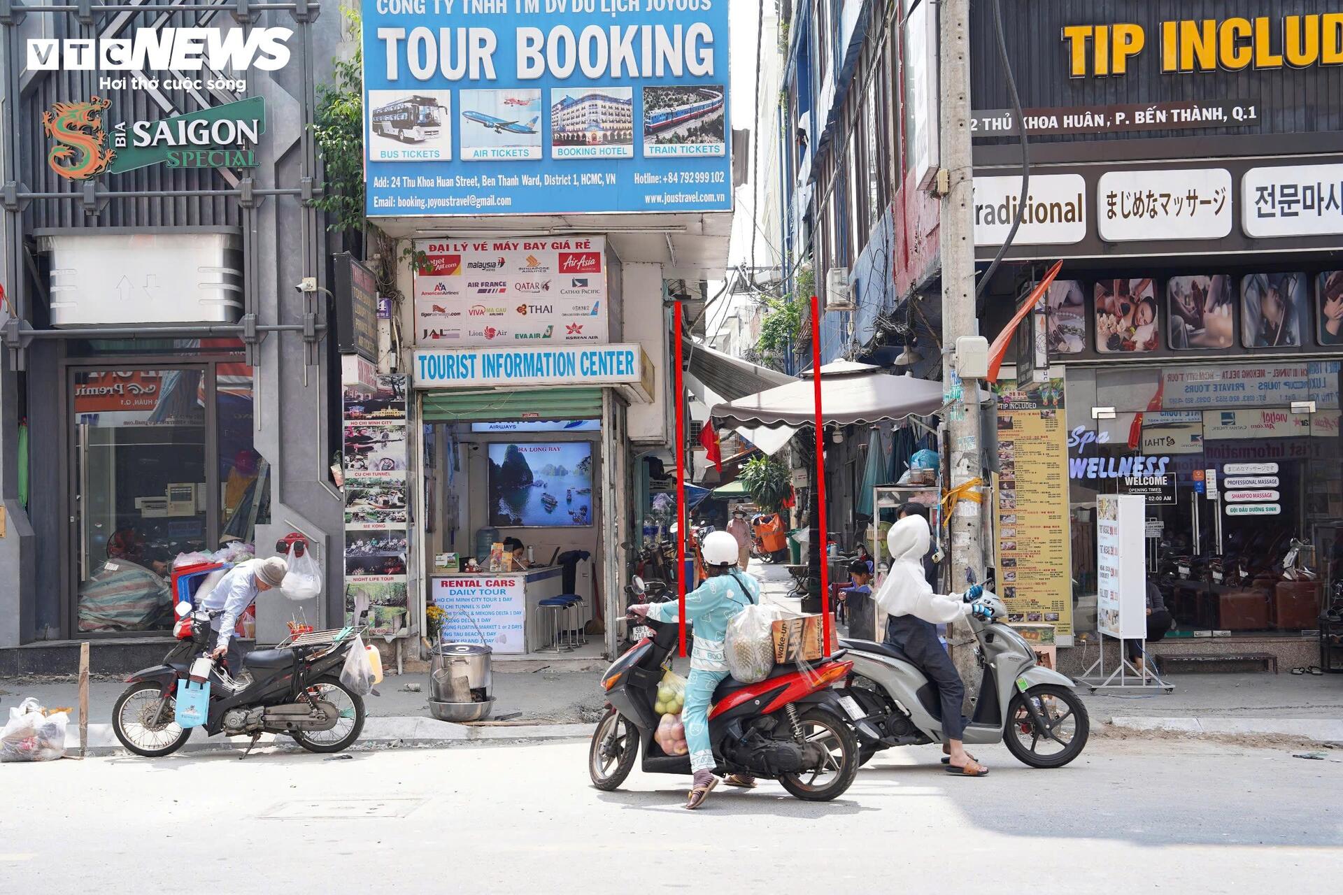 Ngõ siêu nhỏ Hà Nội: Cảnh sống chật chội và hiểm nguy giữa lòng đô thị - Ảnh 43.