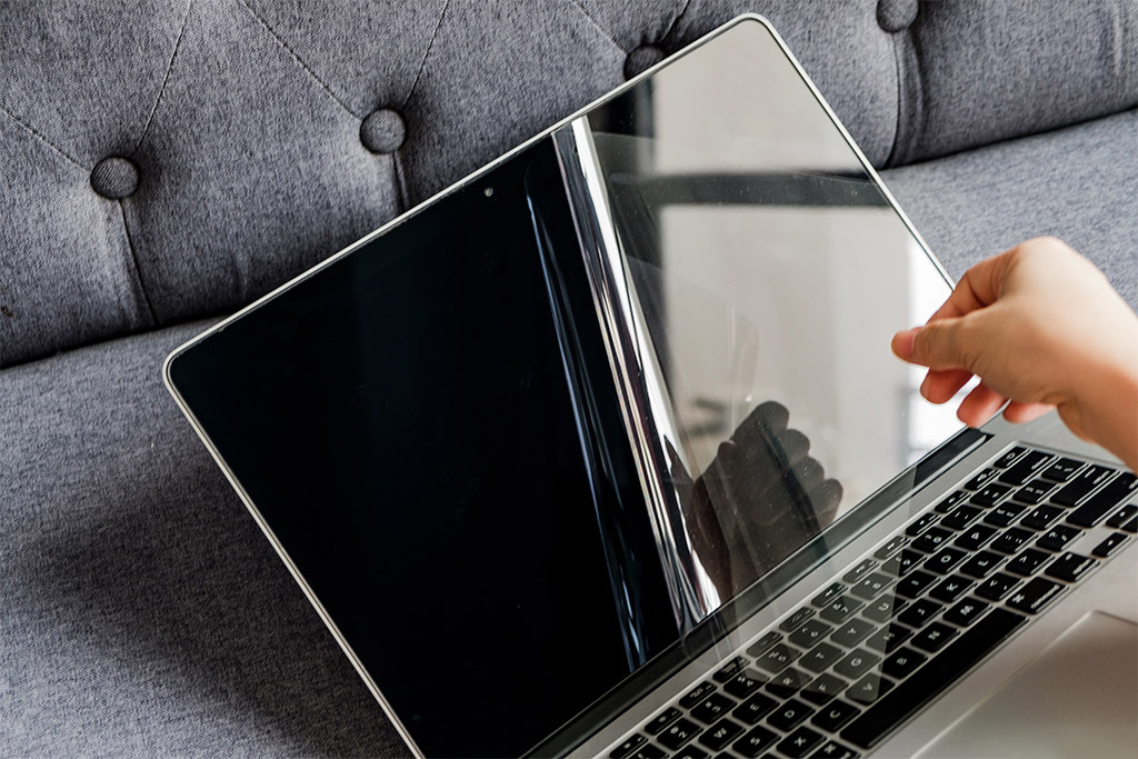 Dán Cường Lực Macbook Có Thực Sự Cần Thiết Hay Chỉ Là Sai Lầm Đáng Tiếc? - Ảnh 4. Dán Cường Lực Macbook Có Thực Sự Cần Thiết Hay Chỉ Là Sai Lầm Đáng Tiếc? - Ảnh 4.