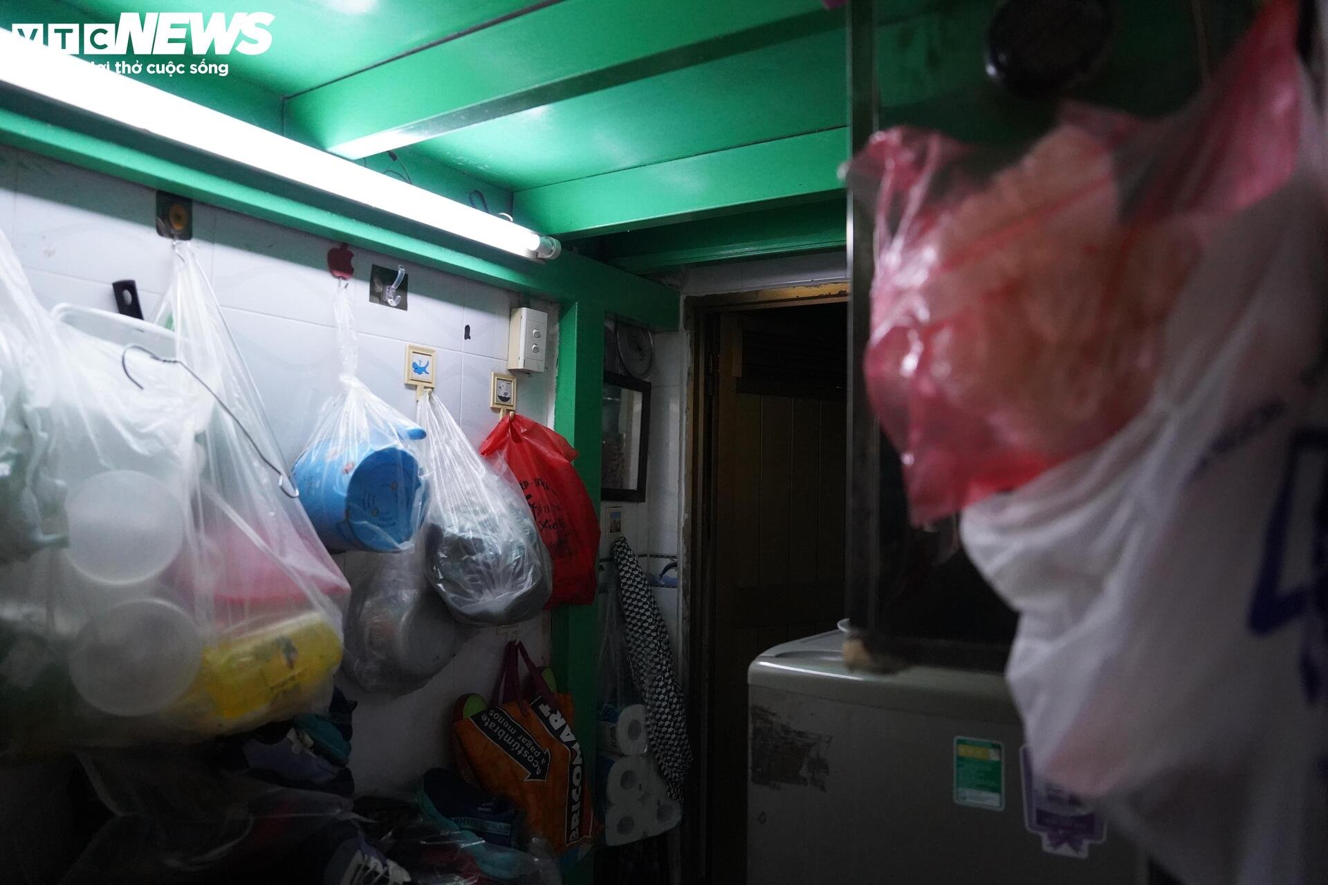 Ngõ siêu nhỏ Hà Nội: Cảnh sống chật chội và hiểm nguy giữa lòng đô thị - Ảnh 46.