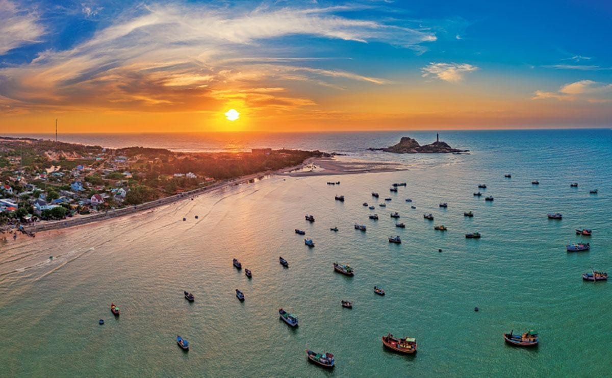 Sau sáp nhập, tỉnh này trở thành tỉnh lớn nhất Việt Nam: Vừa có rừng, vừa có biển, vừa có đường biên giới - Ảnh 2.