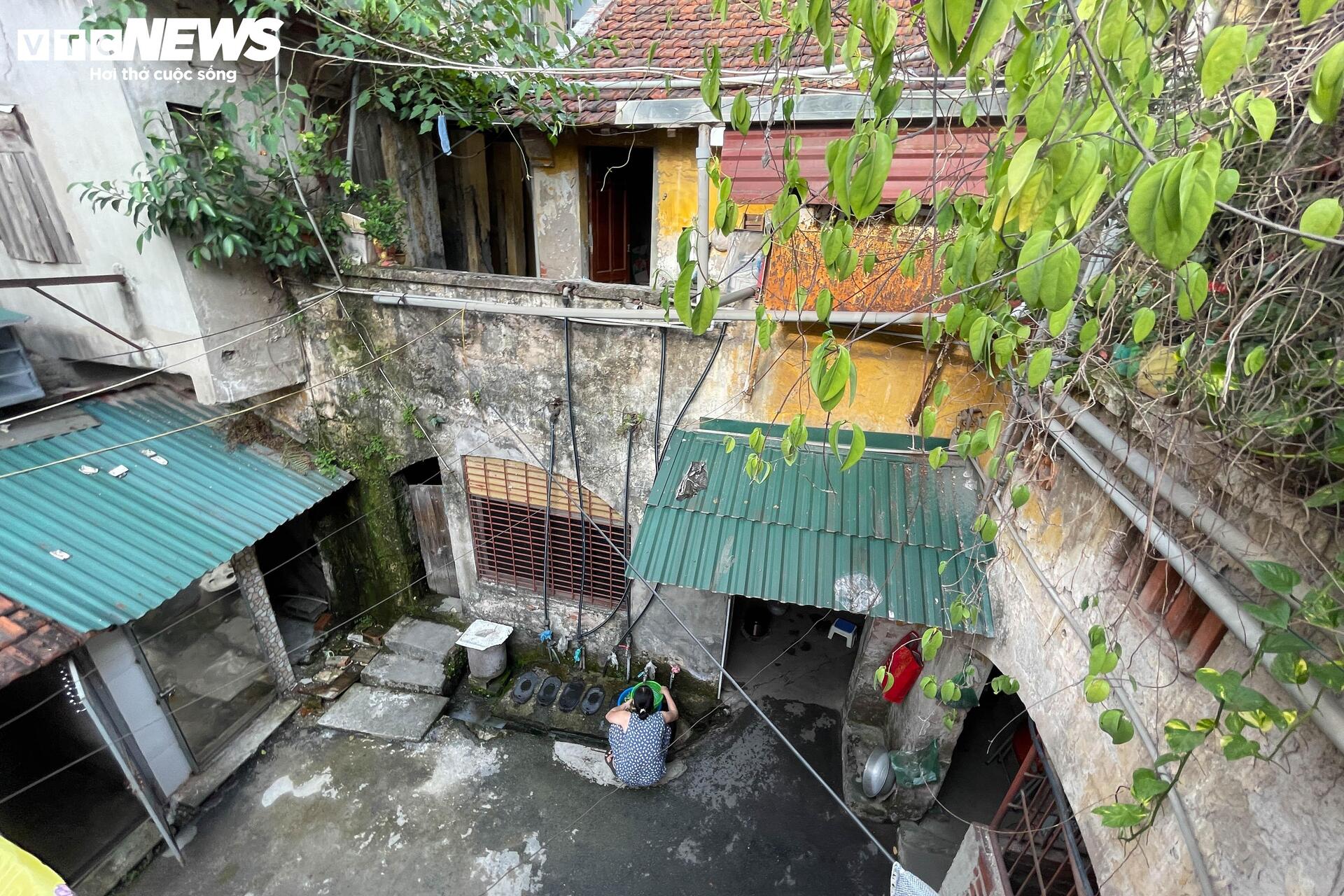 Ngõ siêu nhỏ Hà Nội: Cảnh sống chật chội và hiểm nguy giữa lòng đô thị - Ảnh 16.