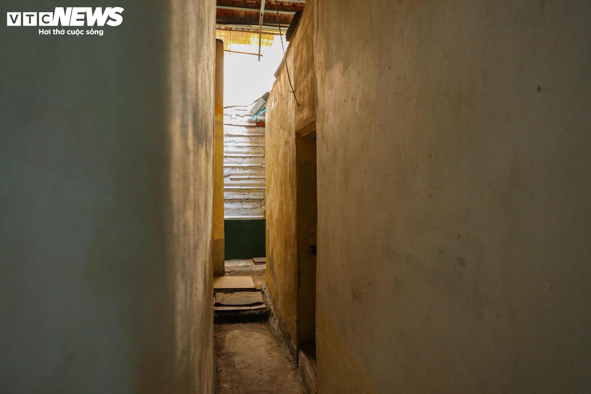 Ngõ siêu nhỏ Hà Nội: Cảnh sống chật chội và hiểm nguy giữa lòng đô thị - Ảnh 25.