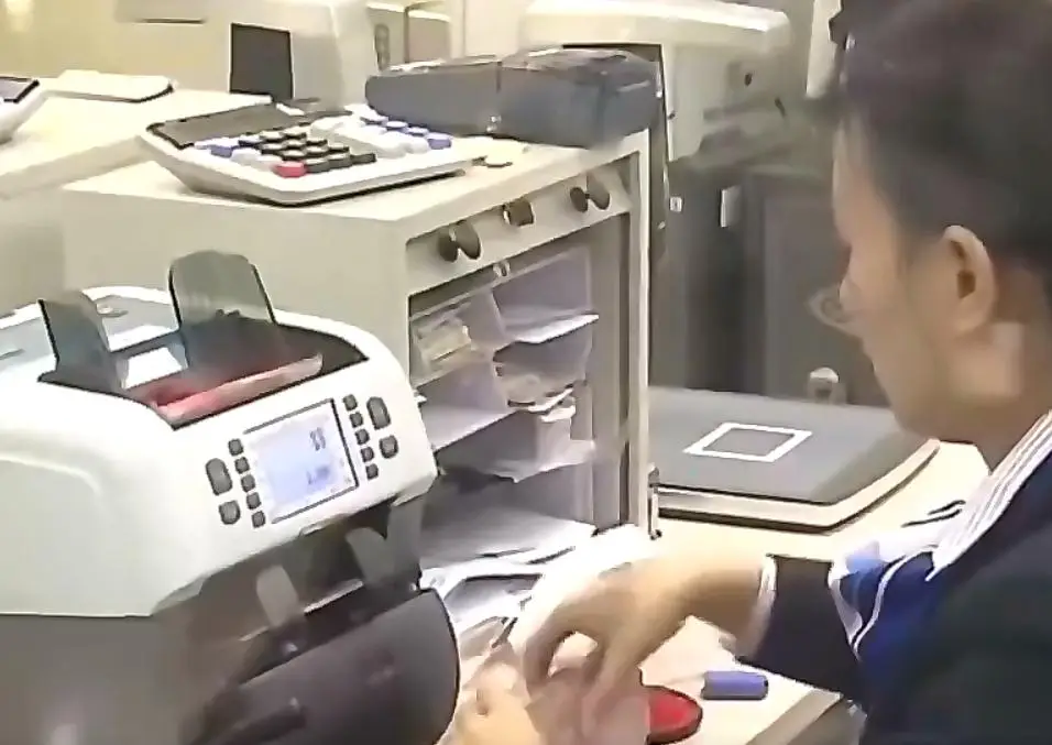 Người đàn ông không phải trả lại 1,3 tỷ chuyển khoản nhầm từ ngân hàng - Ảnh 1.