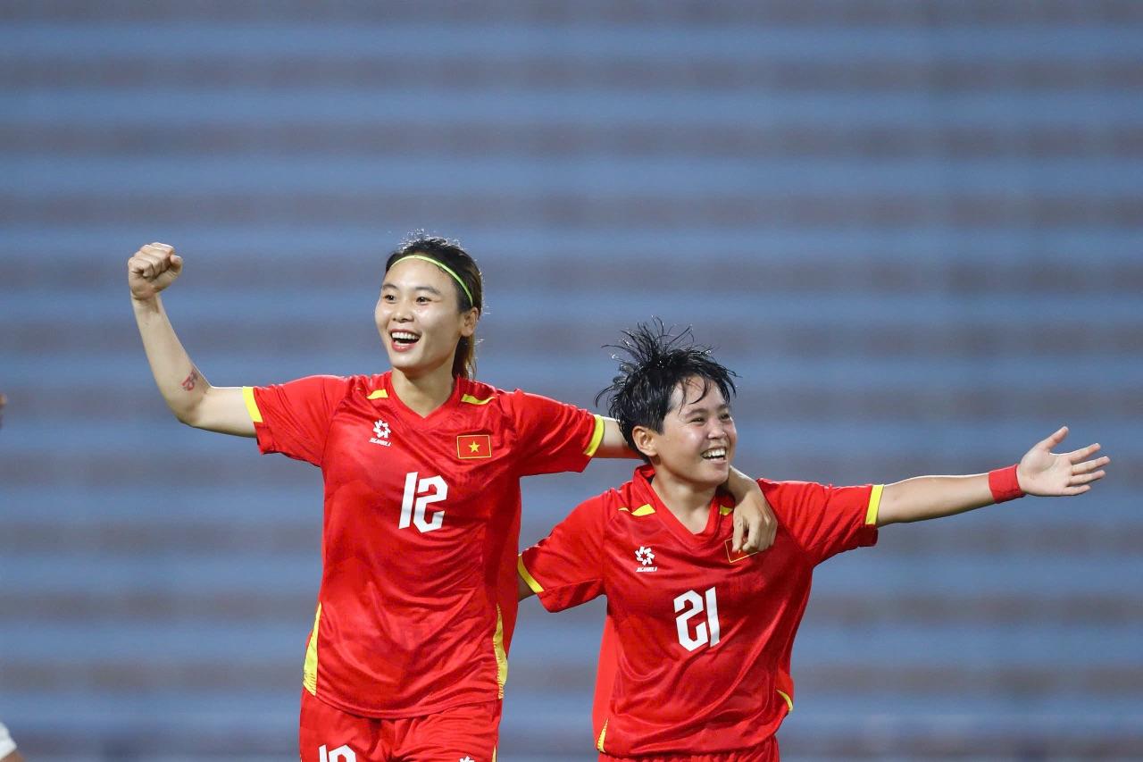 “Thổi bay” đối thủ Tây Á, tuyển Việt Nam “chạm một tay” vào tấm vé Asian Cup - Ảnh 2.