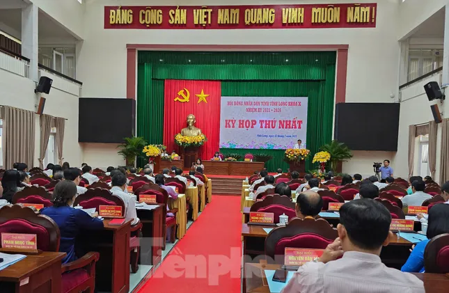 Vĩnh Long có 5 nữ Giám đốc Sở sau hợp nhất: Đánh dấu sự phát triển mới - Ảnh 1.