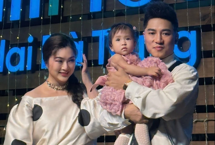 Nữ diễn viên Việt kết hôn 2 năm rưỡi, có con 1 tuổi mới công khai chồng là ca sĩ nổi tiếng - Ảnh 2.