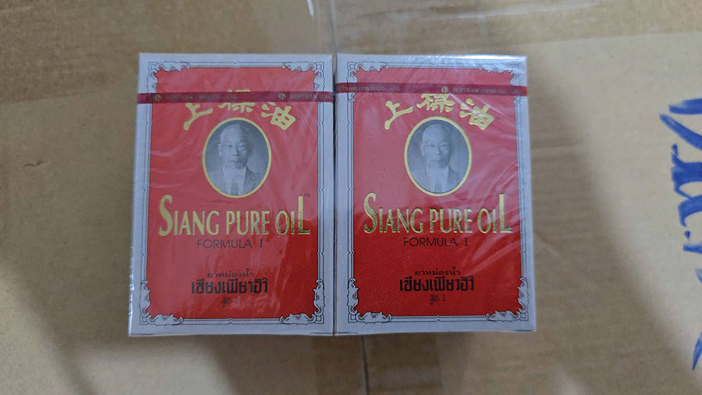 Quy trình sản xuất dầu gió giả tại tp . Hcm: Vợ chồng làm giả gần 70 . 000 Chai - Ảnh 14.