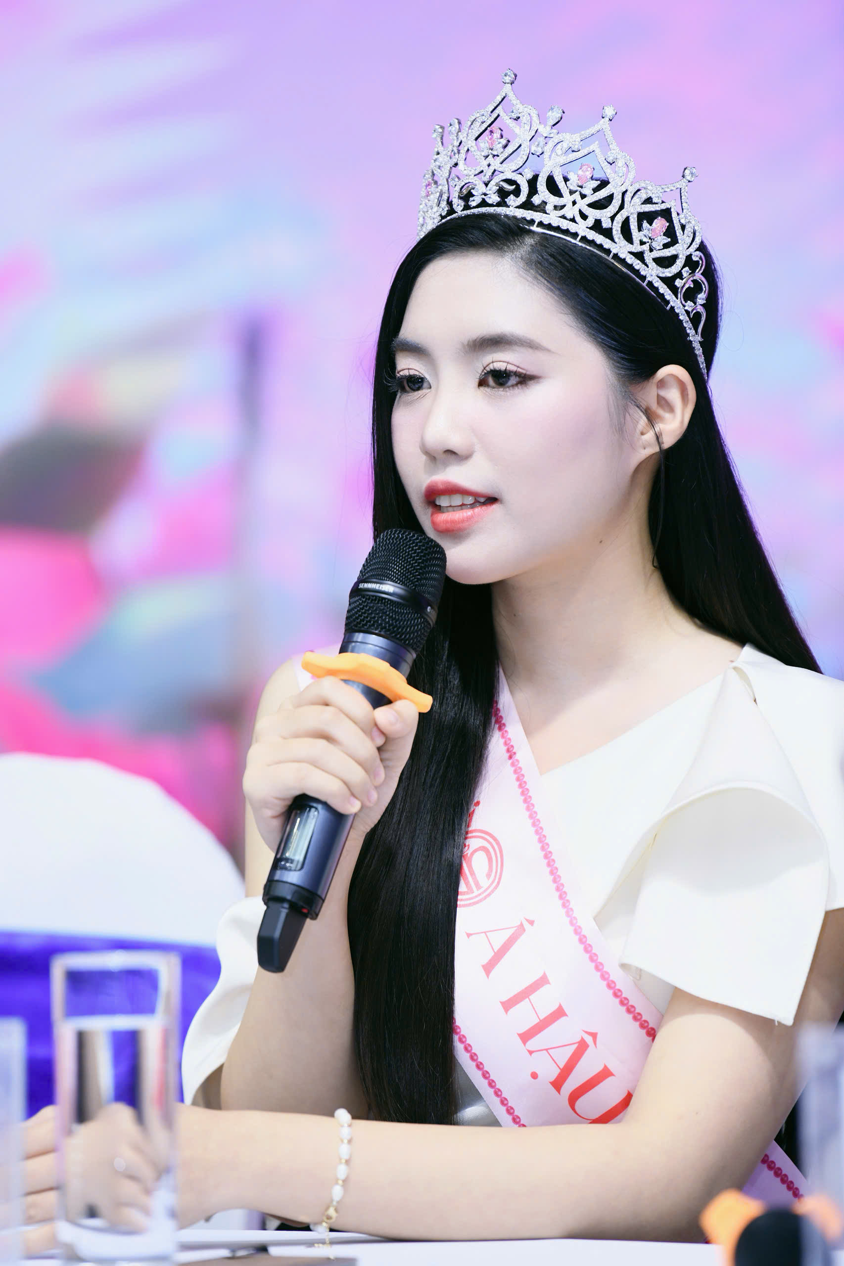 Sau gần 1 tuần đăng quang, hoa hậu Trúc Linh và 2 á hậu bị hỏi về chuyện yêu đương- Ảnh 4.