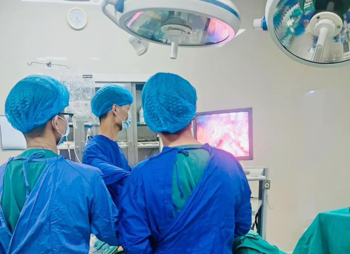 Tổn thương vùng kín vì tai nạn ngã cây, ngã ghế- Ảnh 1. Tổn thương vùng kín vì tai nạn ngã cây, ngã ghế- Ảnh 1.