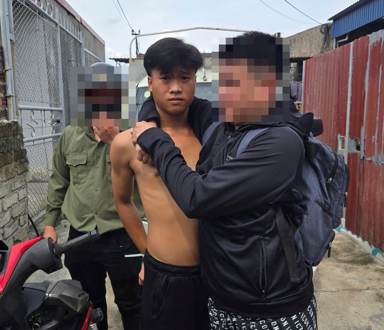 Băng nhóm tội phạm núp bóng doanh nghiệp do Ý ẻng cầm đầu bị bắt giam - Ảnh 1.