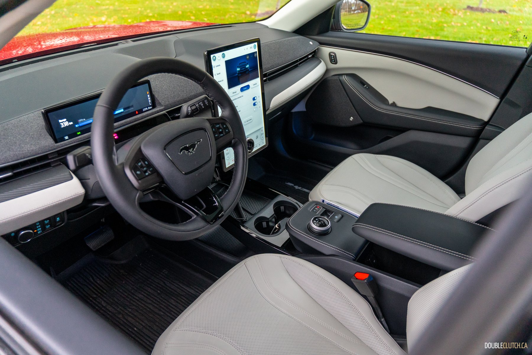 Đây là bản Ford Mustang Mach-E sắp bán tại Việt Nam: Diện mạo khác xe nhập tư, pin khủng, đầy bình có thể chạy Hà Nội - Quảng Bình - Ảnh 7.