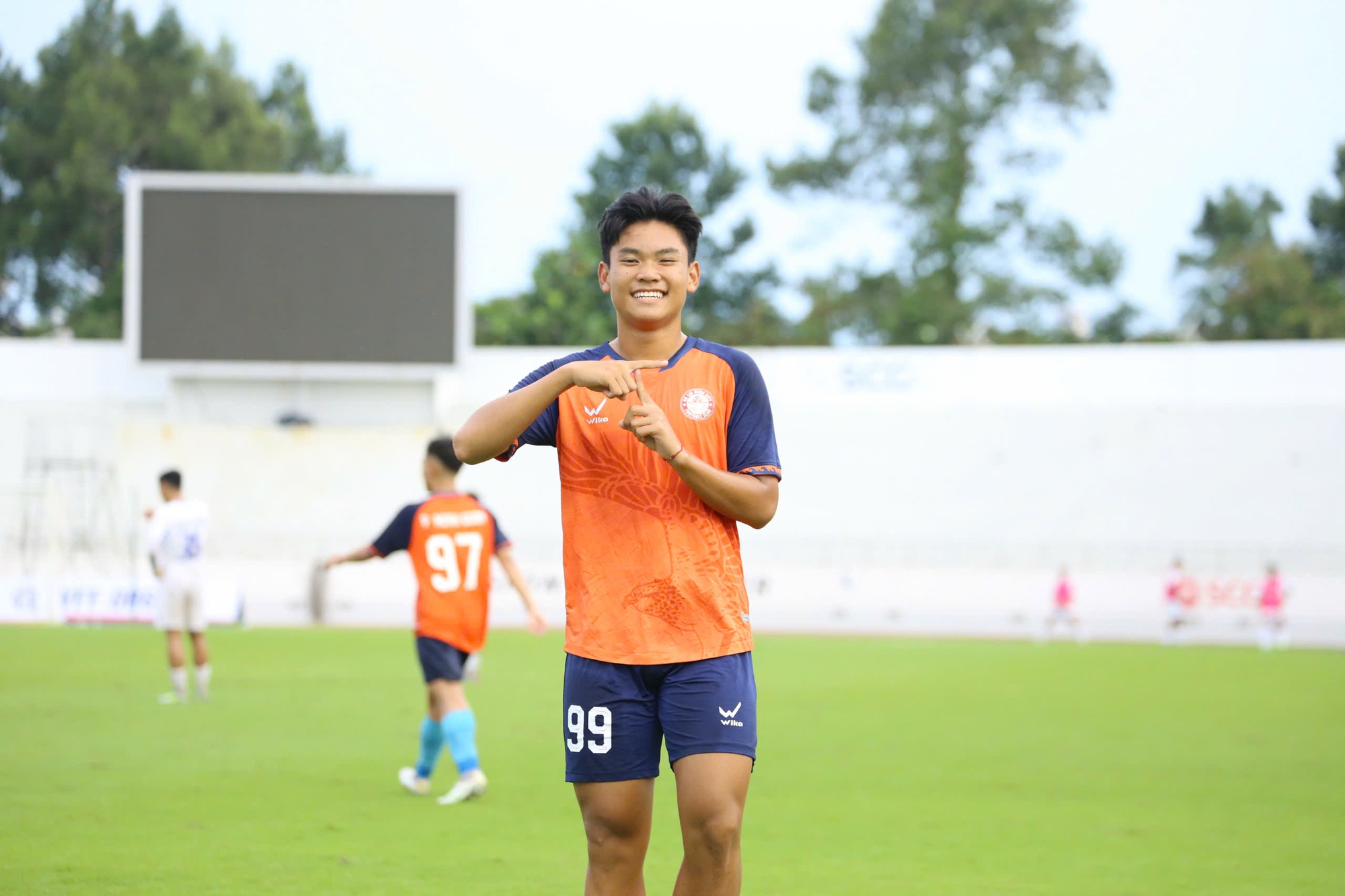 U21 Quốc gia 2025: Con trai Quang Hải ghi bàn, SLNA và Đà Nẵng giành trọn 3 điểm- Ảnh 1. U21 Quốc gia 2025: Con trai Quang Hải ghi bàn, SLNA và Đà Nẵng giành trọn 3 điểm- Ảnh 1.