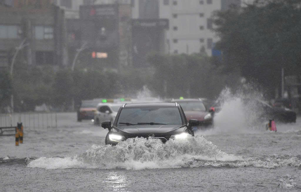 Trung Quốc ứng phó khẩn cấp bão Wipha- Ảnh 1. Trung Quốc ứng phó khẩn cấp bão Wipha- Ảnh 1.