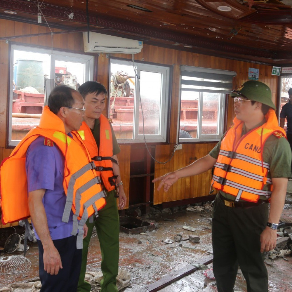 Vấn đề pháp lý và bảo hiểm tàu Vịnh Xanh 58 sau vụ tai nạn lật tàu - Ảnh 3. Vấn đề pháp lý và bảo hiểm tàu Vịnh Xanh 58 sau vụ tai nạn lật tàu - Ảnh 3.