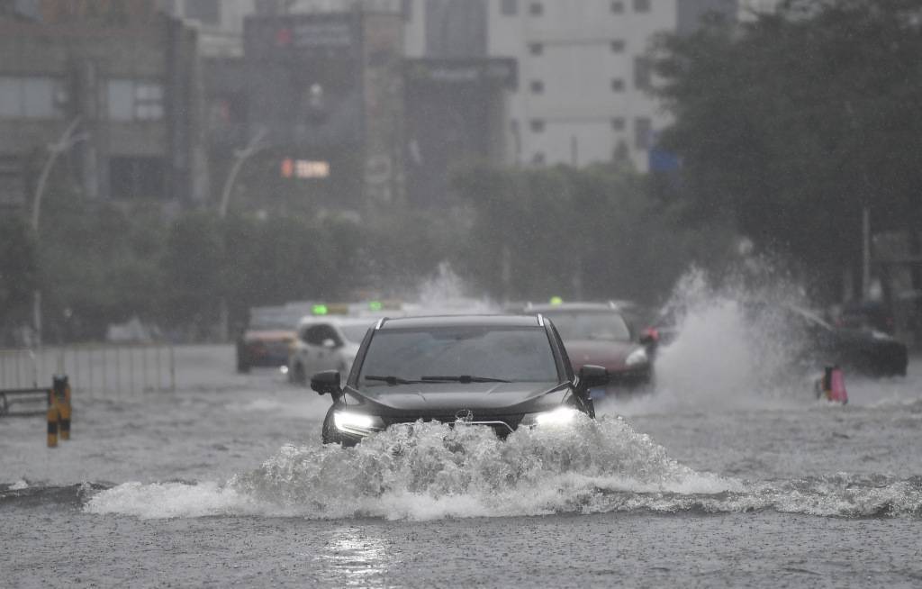 Đ&acirc;y l&agrave; mức độ t&agrave;n ph&aacute; của b&atilde;o Wipha tại Trung Quốc: Mưa xối xả, c&acirc;y bật gốc v&agrave; cảnh b&aacute;o nguy cơ tiếp diễn- Ảnh 3.