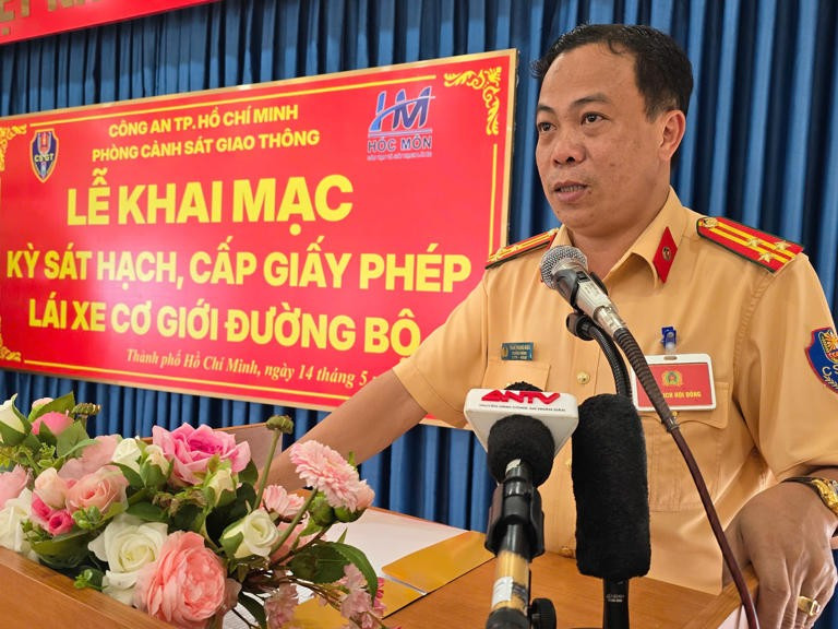 Trưởng phòng CSGT TPHCM công khai số điện thọai nóng tiếp nhận thông tin phản ánh - Ảnh 1. Trưởng phòng CSGT TPHCM công khai số điện thọai nóng tiếp nhận thông tin phản ánh - Ảnh 1.