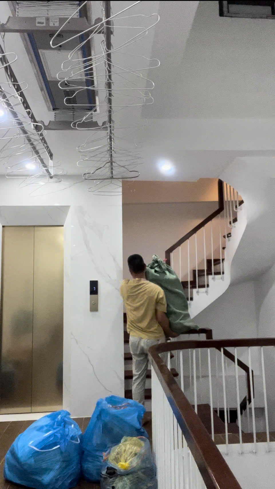 Gửi rau thay lời cảm ơn: &Ocirc;ng bố H&agrave; Nội biến s&acirc;n thượng th&agrave;nh vườn, tặng n&ocirc;ng sản cho người ủng hộ thiện nguyện- Ảnh 5.