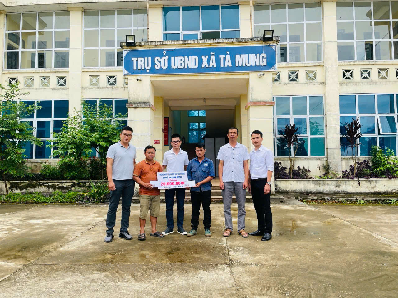 Gửi rau thay lời cảm ơn: &Ocirc;ng bố H&agrave; Nội biến s&acirc;n thượng th&agrave;nh vườn, tặng n&ocirc;ng sản cho người ủng hộ thiện nguyện- Ảnh 19.