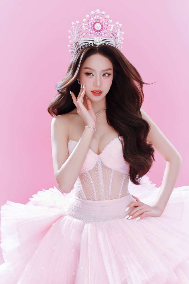 Tiểu Vy mất danh hiệu "Hoa hậu đẹp nhất Việt Nam" vào tay cô gái này?- Ảnh 12. Tiểu Vy mất danh hiệu "Hoa hậu đẹp nhất Việt Nam" vào tay cô gái này?- Ảnh 12.