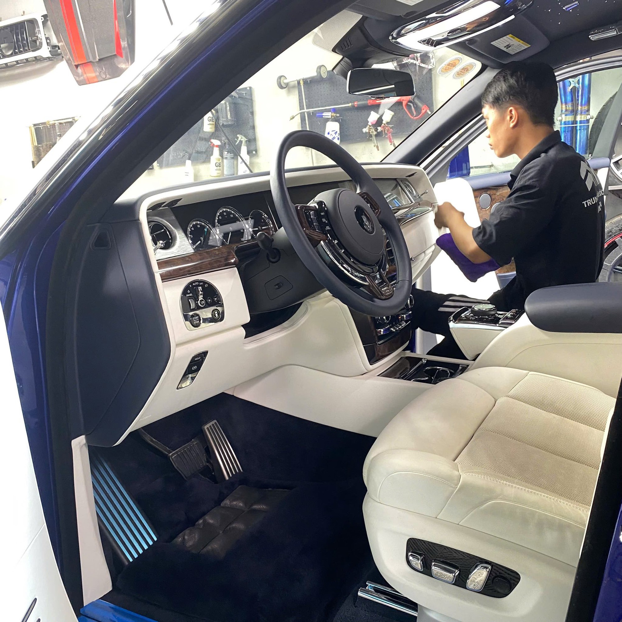 Rolls-Royce Phantom độc lạ về Việt Nam: Riêng bộ mâm giá bằng Xforce, lớp sơn cũng tốn hàng trăm triệu đồng - Ảnh 7.