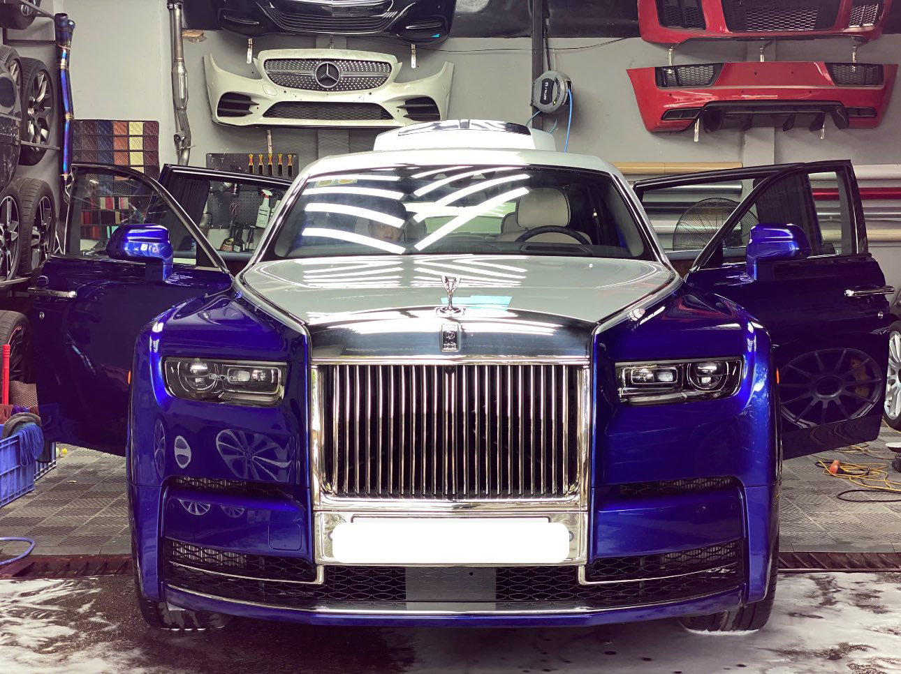 Rolls-Royce Phantom độc lạ về Việt Nam: Riêng bộ mâm giá bằng Xforce, lớp sơn cũng tốn hàng trăm triệu đồng - Ảnh 8.