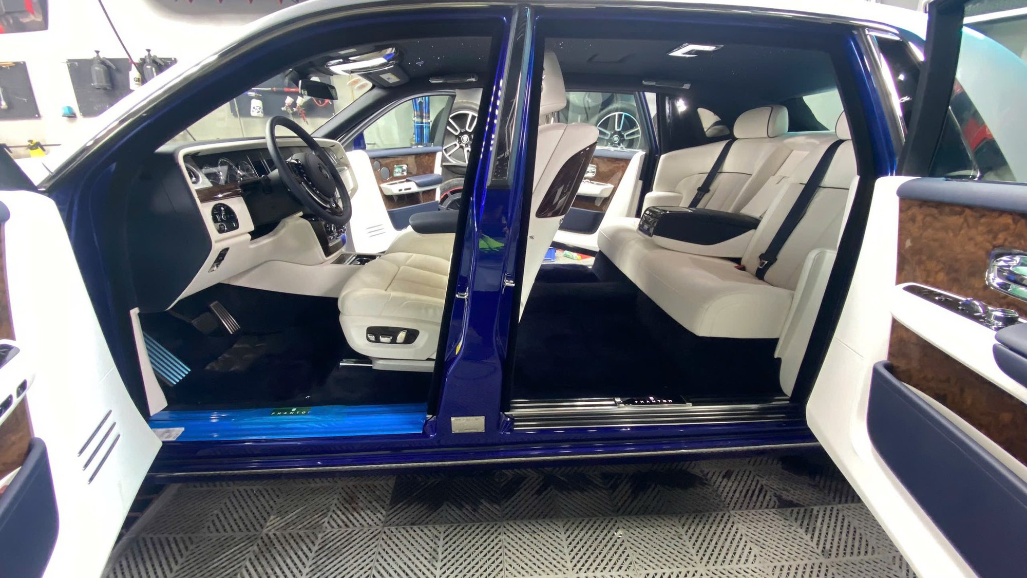 Rolls-Royce Phantom độc lạ về Việt Nam: Riêng bộ mâm giá bằng Xforce, lớp sơn cũng tốn hàng trăm triệu đồng - Ảnh 6.