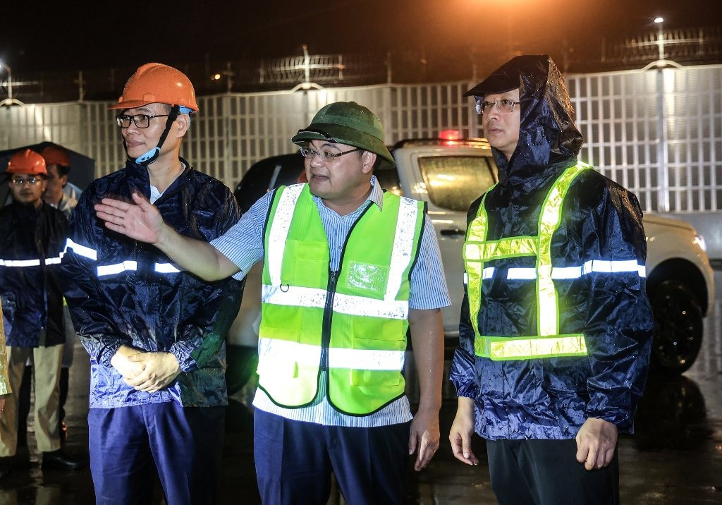 Cận cảnh chằng néo máy bay ứng phó bão số 3 tại việt nam - Ảnh 2.
