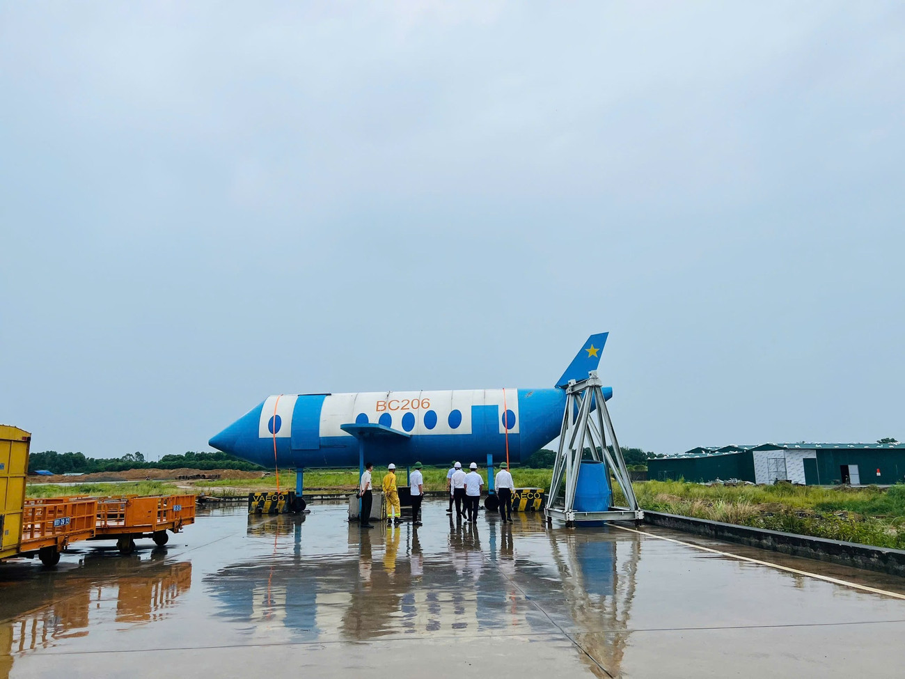 Cận cảnh chằng néo máy bay ứng phó bão số 3 tại việt nam - Ảnh 22.