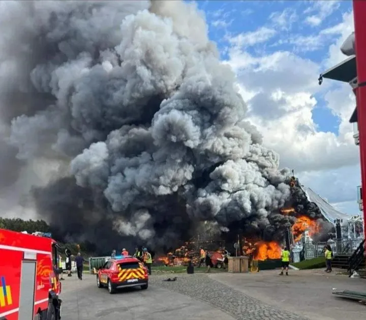 Một người tử vong tại Tomorrowland: Thảm kịch sau vụ cháy sân khấu lớn - Ảnh 1.