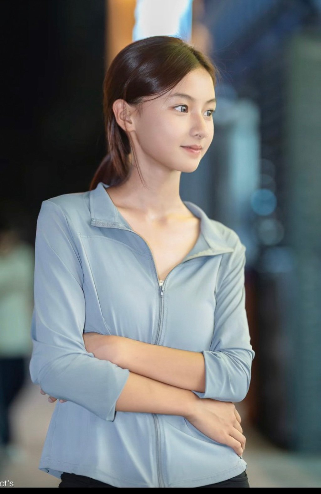 Cô gái 15 tuổi bất ngờ nổi tiếng vì quá xinh đẹp, gia đình lại nhận chỉ trích vì lý do không ai ngờ tới- Ảnh 2.