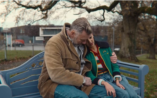 Xem phim Sex Education, tôi rút ra 1 bài học sâu sắc về cách dạy con trai: Thật may tôi đã kịp thay đổi - Ảnh 3.