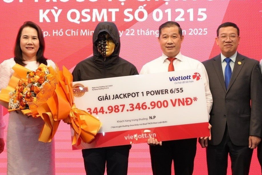 Một đời bí ẩn cho đến khi bị bắt vì ma túy của nhà thiết kế Nguyễn Công Trí - Ảnh 3.