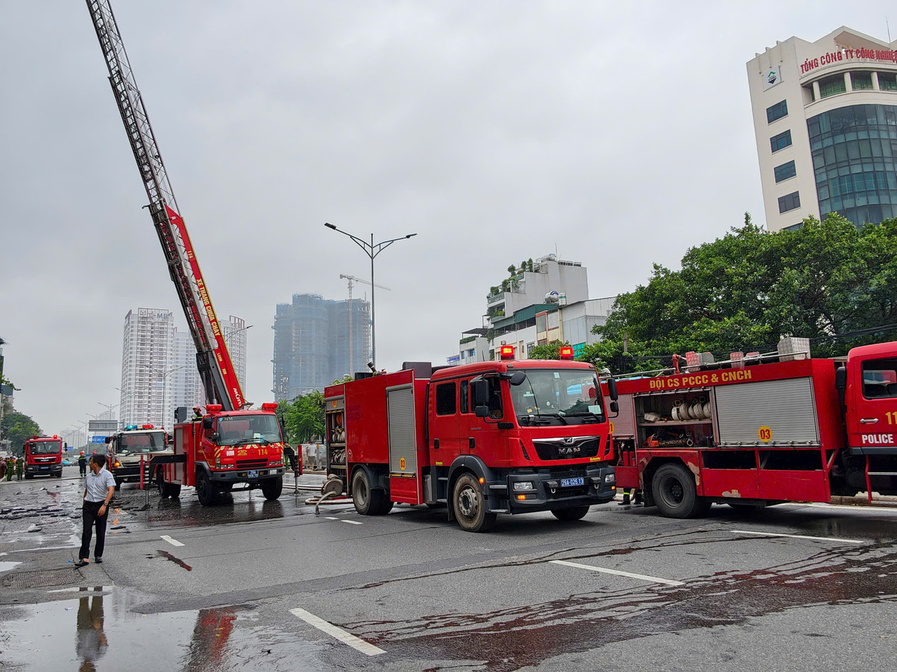 Người phụ nữ tử vong c&ocirc;ng vi&ecirc;n Nha Trang g&acirc;y x&ocirc;n xao dư luận - Ảnh 2.