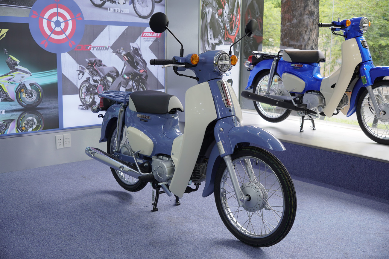 Honda Super Cub 50 Final Edition xuất hiện tại Việt Nam - Ảnh 1.