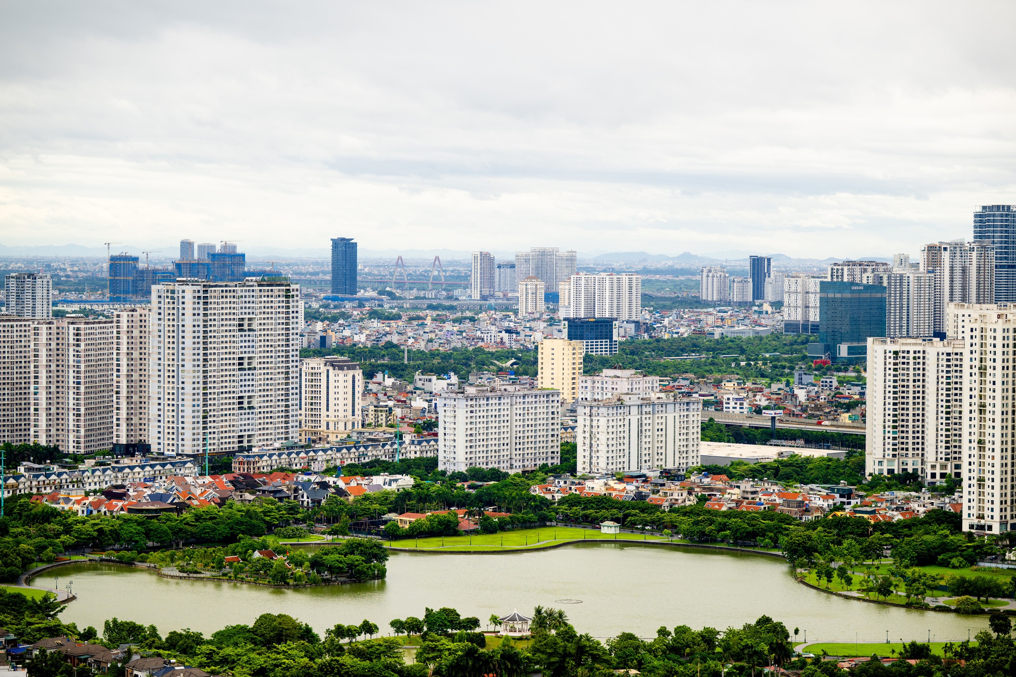 Trực tiếp bão số 3 Wipha: Bão áp sát đất liền nhưng nhiều nơi trời hửng nắng, liệu có bất thường?- Ảnh 5. Trực tiếp bão số 3 Wipha: Bão áp sát đất liền nhưng nhiều nơi trời hửng nắng, liệu có bất thường?- Ảnh 5.