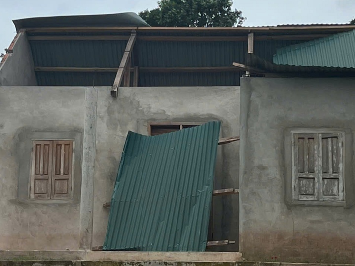 Trực tiếp: Bão số 3 Wipha giật cấp 10 đang ở đất liền Ninh Bình - Thanh Hóa; cảnh báo lũ quét các khu vực- Ảnh 4. Trực tiếp: Bão số 3 Wipha giật cấp 10 đang ở đất liền Ninh Bình - Thanh Hóa; cảnh báo lũ quét các khu vực- Ảnh 4.