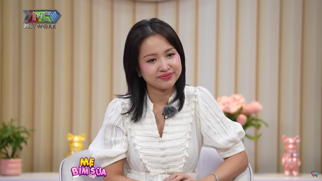 Biểu cảm của MC V&acirc;n Hugo trong talkshow với bạn g&aacute;i k&eacute;m 37 tuổi của nghệ sĩ Quang Minh g&acirc;y x&ocirc;n xao- Ảnh 2.