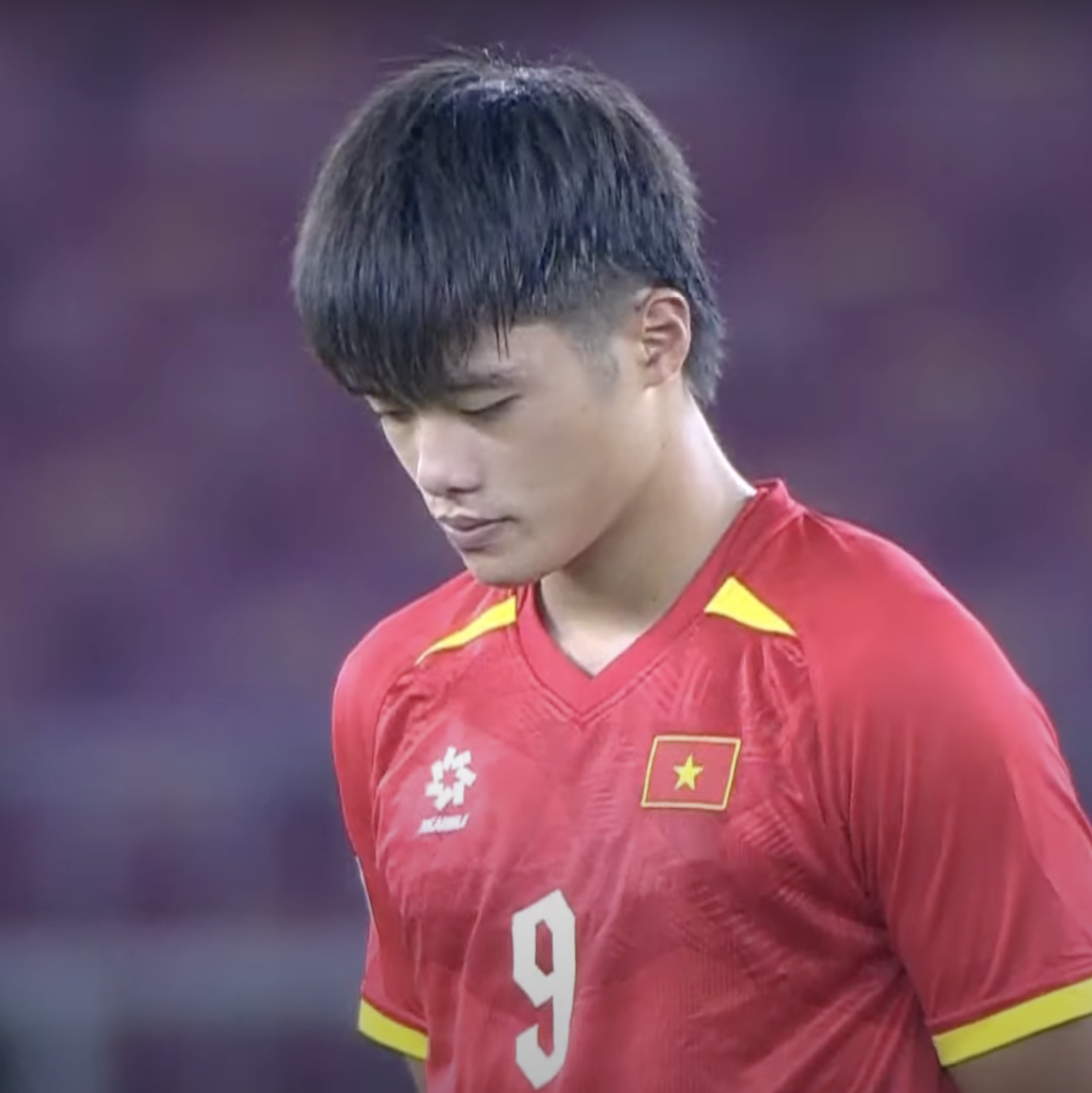 Xúc động U23 Việt Nam dành một phút tưởng niệm nạn nhân vụ lật tàu ở Quảng Ninh tại giải U23 Đông Nam Á- Ảnh 4.