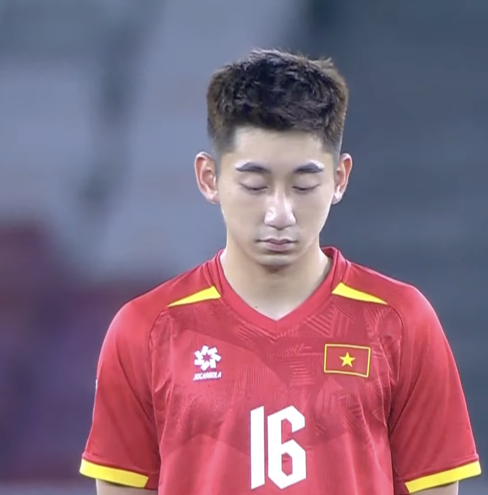 Xúc động U23 Việt Nam dành một phút tưởng niệm nạn nhân vụ lật tàu ở Quảng Ninh tại giải U23 Đông Nam Á- Ảnh 5.