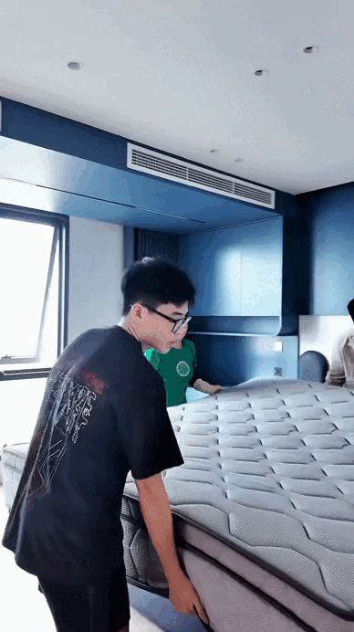 Dân mạng cãi nhau vì MC VTV mua đệm ngủ 213 triệu: Người khen chịu chi, người chê hoang phí - khoe của- Ảnh 2. Dân mạng cãi nhau vì MC VTV mua đệm ngủ 213 triệu: Người khen chịu chi, người chê hoang phí - khoe của- Ảnh 2.