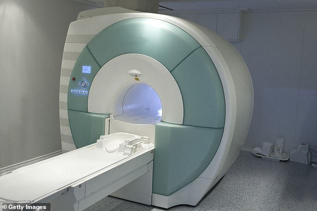 Vụ tai nạn chết người v&igrave; m&aacute;y MRI: Người đ&agrave;n &ocirc;ng mắc kẹt một tiếng đồng hồ - Ảnh 2.
