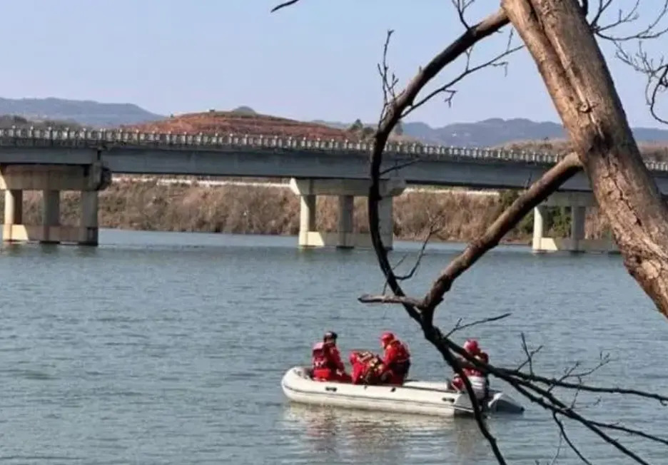 Đ&uacute;ng đ&ecirc;m giao thừa, nữ sinh 19 tuổi bất ngờ rời KTX, l&agrave;m loạt h&agrave;nh động kỳ lạ, đi v&agrave;o g&oacute;c chết của camera rồi biến mất- Ảnh 3.