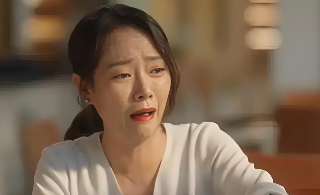 Mẹ than thở không sống nổi với em dâu nên tôi mua cho bà căn hộ ở riêng, ngờ đâu được 3 tháng thì mẹ khiến tôi sốc đến nghẹt thở- Ảnh 1.