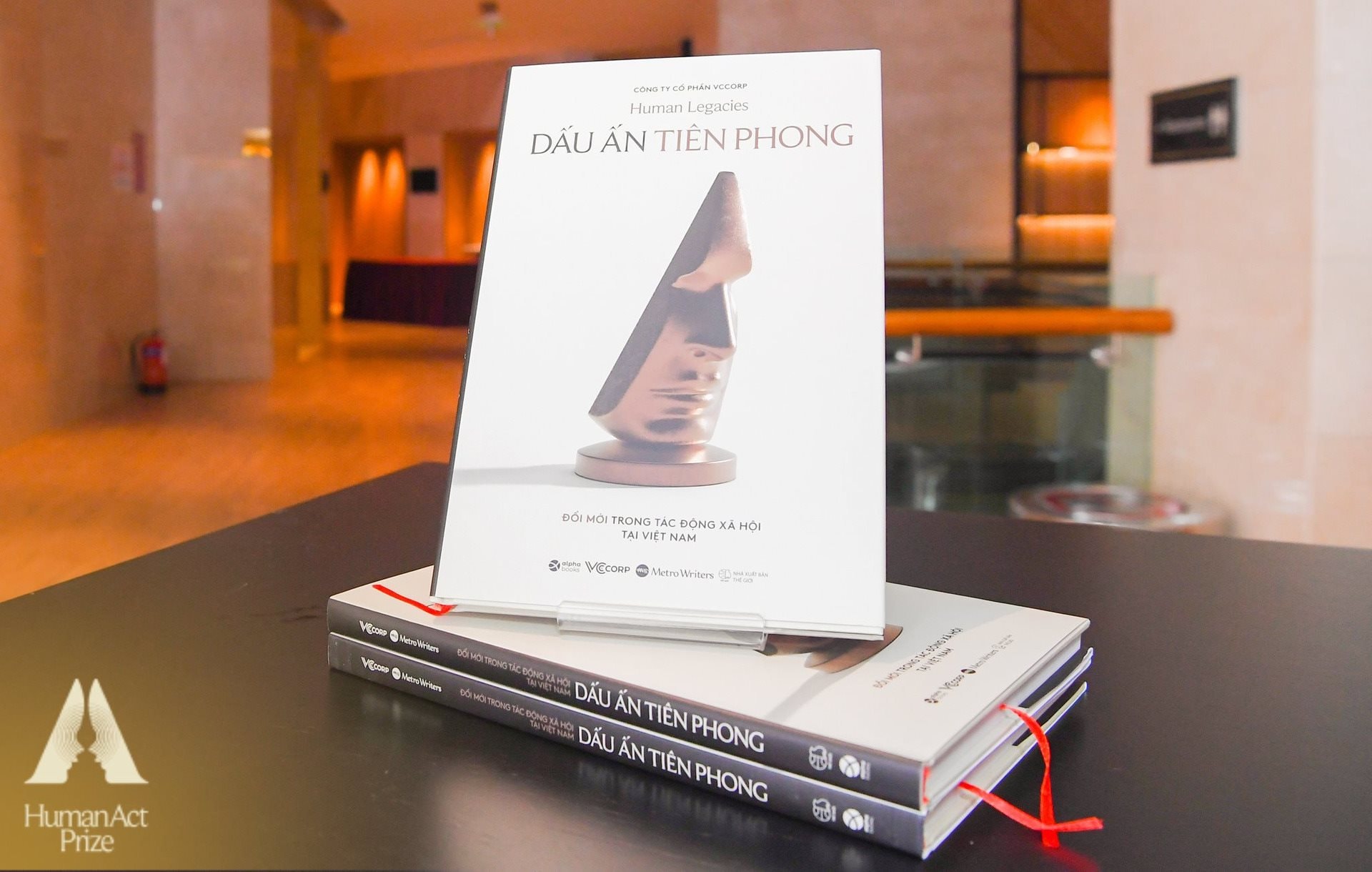 “Trước khi gặp chị, em từng muốn chết” – Chuyện phía sau chức danh lạ: Giám đốc Hạnh phúc ngành thời trang - Ảnh 1.
